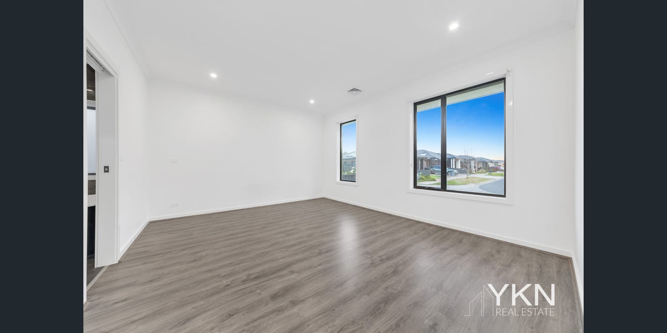 30 Antonio Drive, Melton South VIC 3338-4