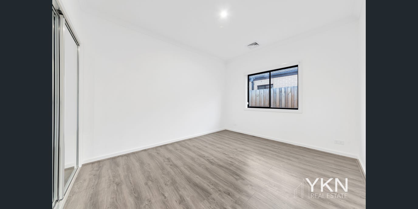 30 Antonio Drive, Melton South VIC 3338-7