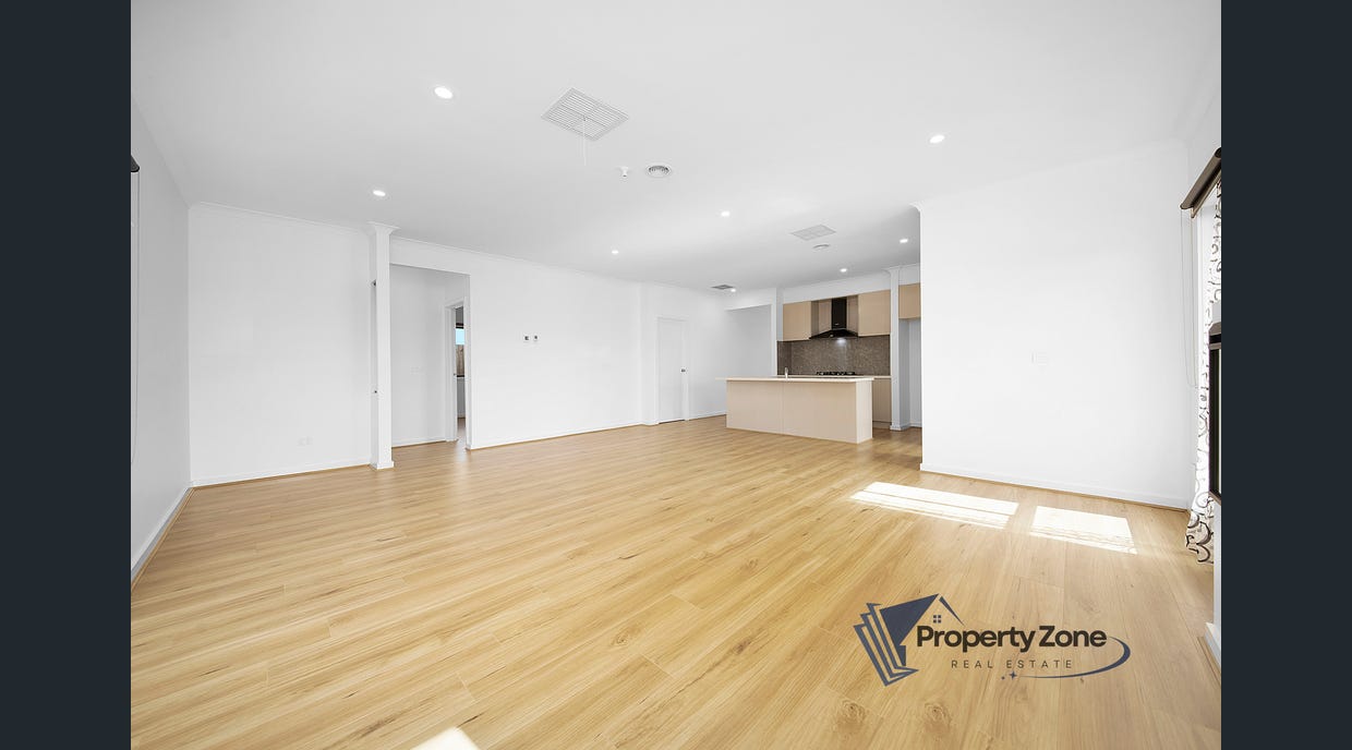 34 Wicklow Drive, Melton South VIC 3338-11