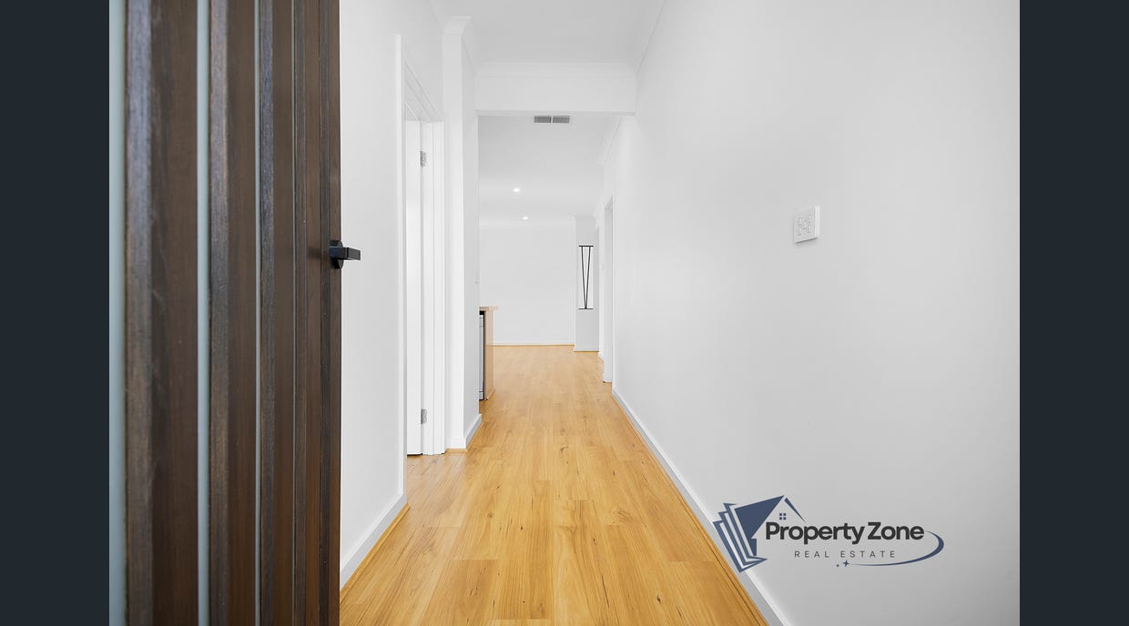 34 Wicklow Drive, Melton South VIC 3338-4
